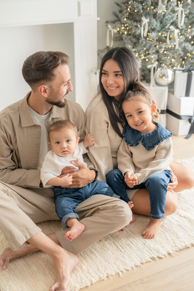 como combinar los outfit familiares en tu sesion de fotos de navidad, fotografia de navidad para niños