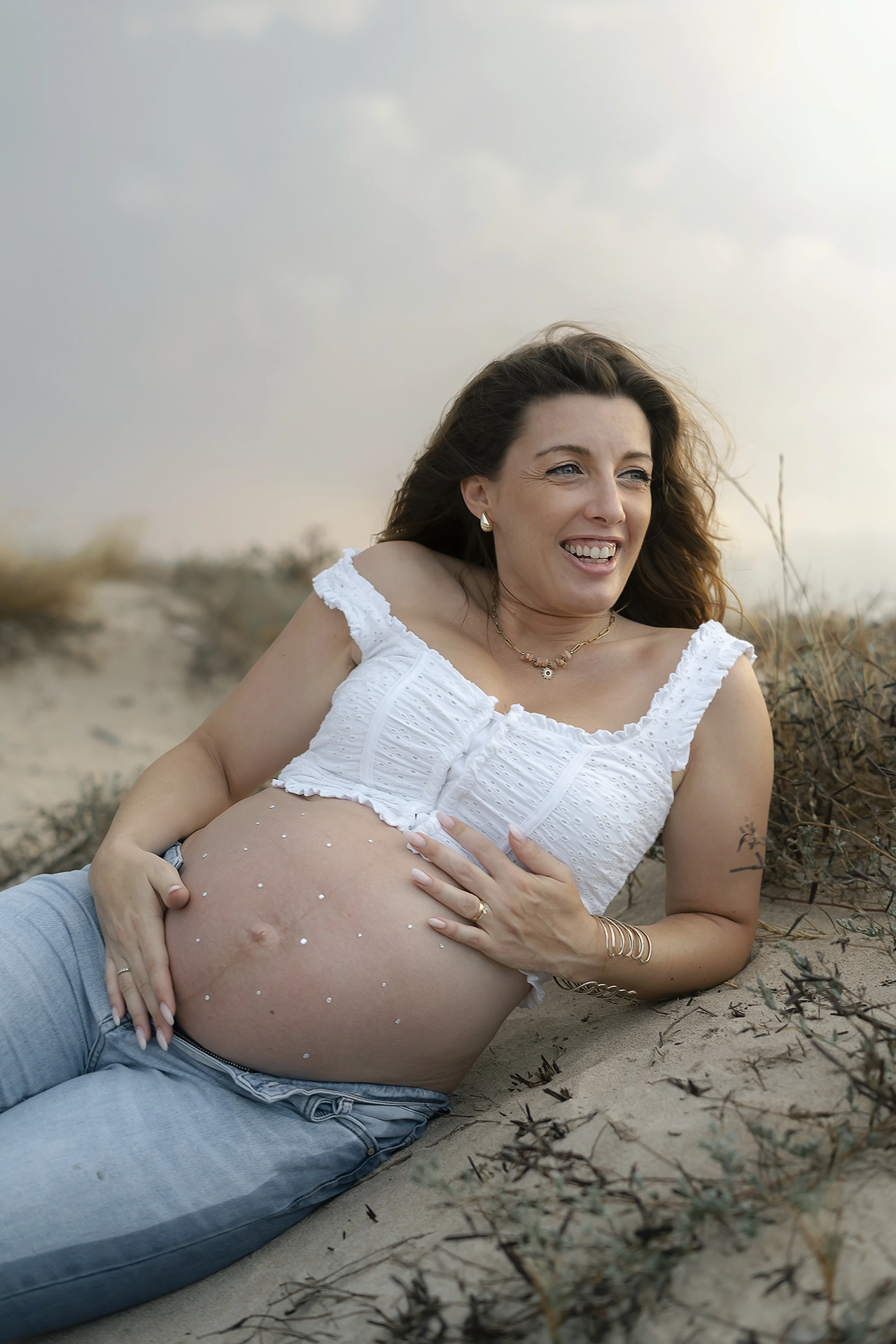 sesion de fotos embarazo en la playa valencia